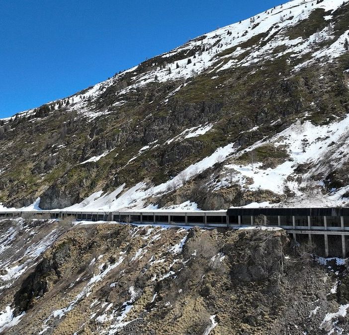 'Miracolo' degli svizzeri: riaperto il tunnel del Gran San Bernardo