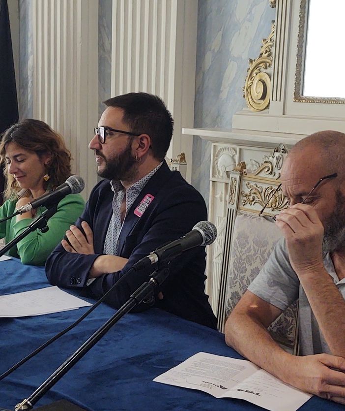 Da sn Giulia Giglio, Samuele Tedesco e Luciano Seghesio durante la presentazione di Tramà