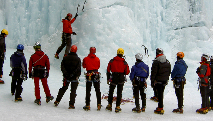 Cercasi ''alpinisti volontari' per aspiranti guide