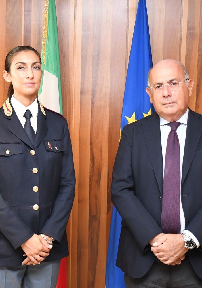 il Commissario Capo Jenny Vecchiato insieme al questore di Aosta, Carlo Musti