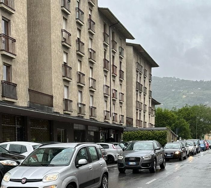 Traffico in via Mont Emilius nel giugno scorso