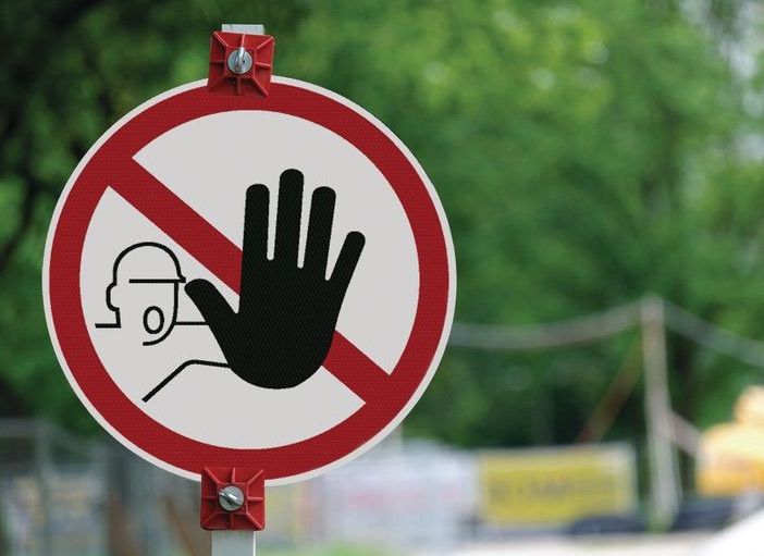 La violenza sulle donne è un virus, isolamento sociale per gli uomini che picchiano