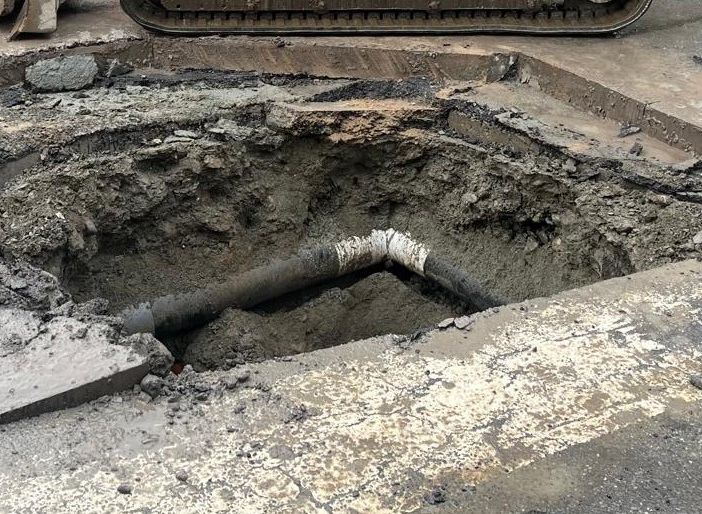 Aosta, hanno ceduto le riparazioni in via Monte Vodice, nuova voragine