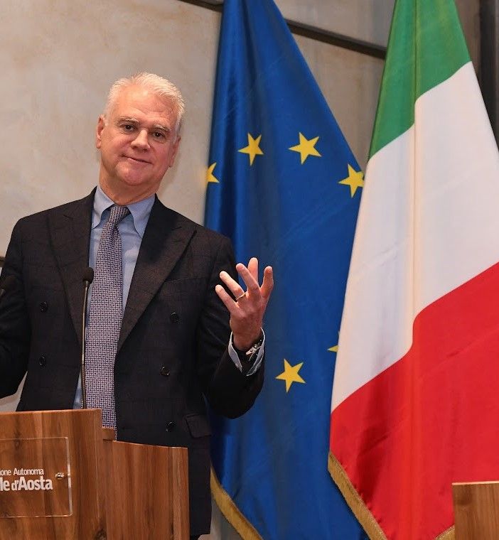 Ministro Zangrillo ad Aosta, 'lavoriamo per semplificazione PA e nuove assunzioni'