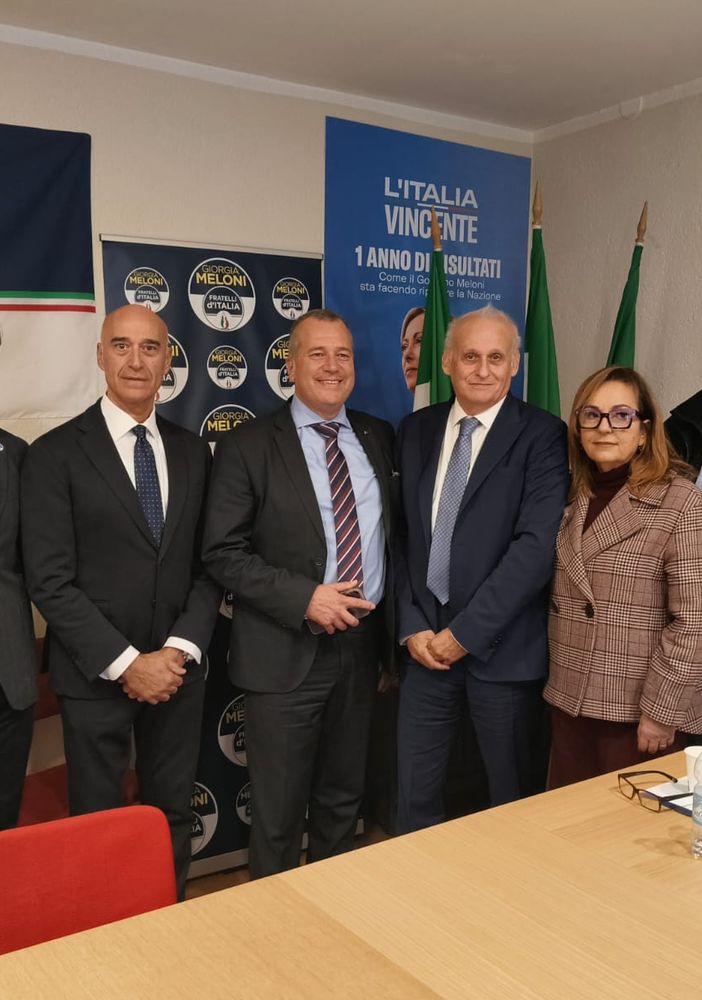Il deputato Alessandro Urzì (al centro nella foto tra Massimo Lattanzi e Alberto Zucchi) in visita ad Aosta