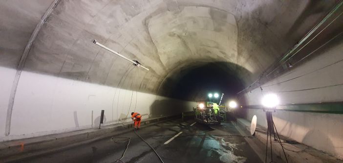 Lavori nella galleria di Dolonne nel 2020 (photo credit Edit Taglio Cemento srl)