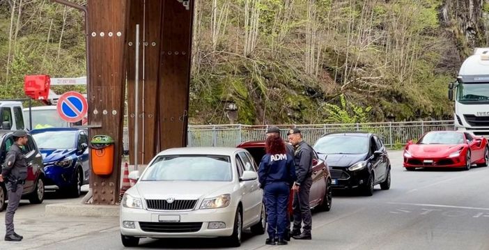 Sequestrata una viola contraffatta al traforo del G.S. Bernardo