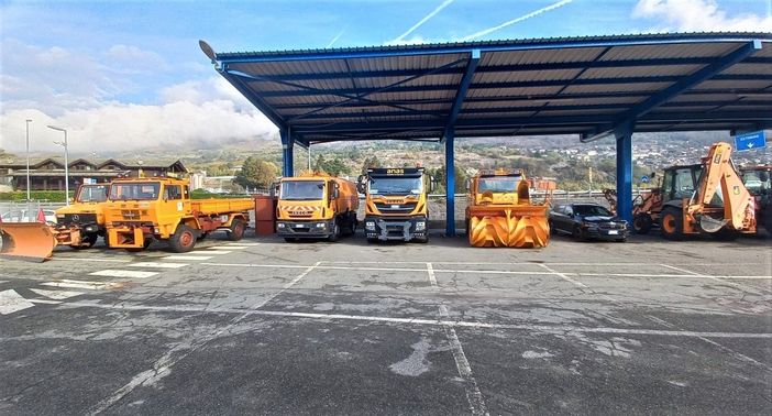 Da martedì in Valle obbligo di catene a bordo o pneumatici invernali Da martedì in Valle obbligo di catene a bordo o pneumatici invernali