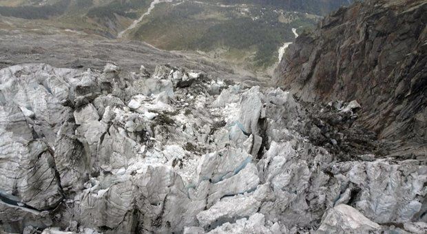Rischio crolli dal Plapincieux, nuovi divieti di transito e attivato coprifuoco in zone della Val Ferret