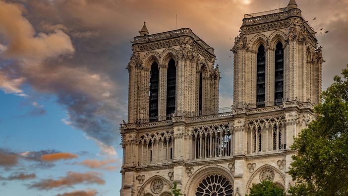 Entre pierres et paroles: le récit de Notre-Dame de Paris