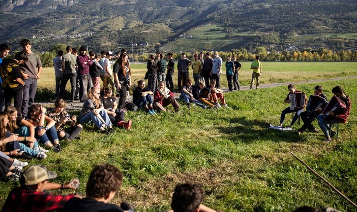 La bella 'désarpa' delle 46 bovine degli studenti dell'Institut Agricole