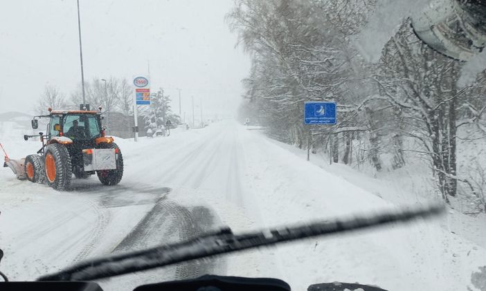 Mezzi Anas al lavoro in tutta la Valle per sgombero neve e messa in sicurezza Mezzi Anas al lavoro in tutta la Valle per sgombero neve e messa in sicurezza