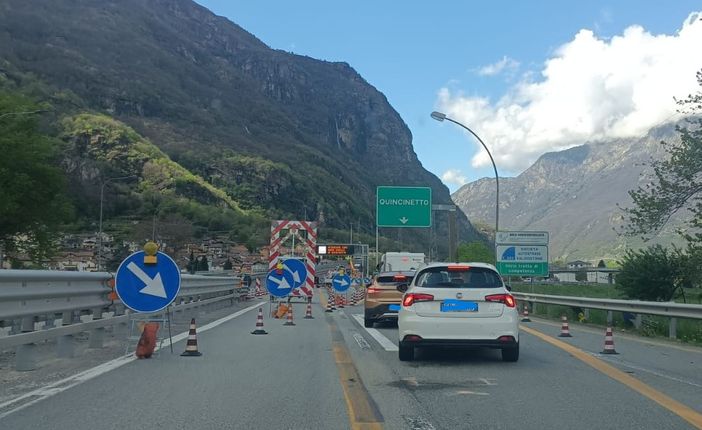 Riaperta corsia nord dell'autostrada A5 a senso unico alternato