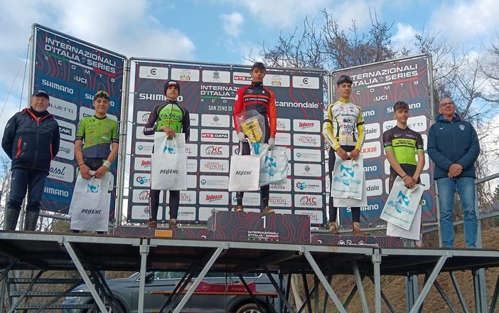 Ciclismo: Raphael Tremblan sul gradino alto del podio a San Zeno Ciclismo: Raphael Tremblan sul gradino alto del podio a San Zeno