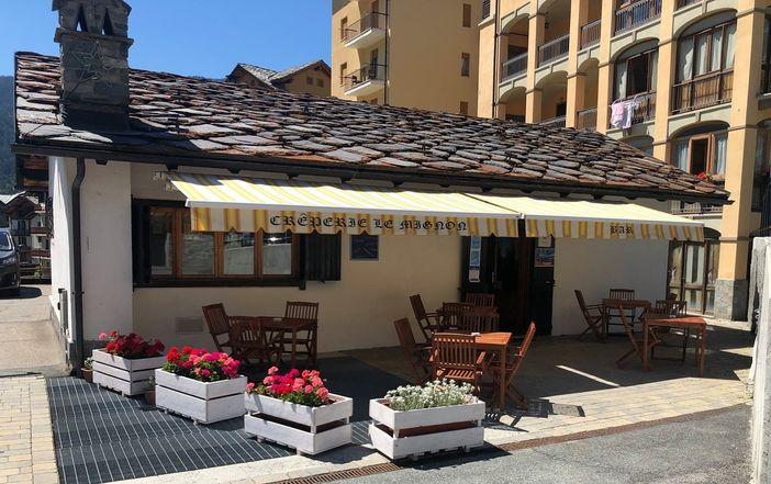 Imbarazzo e paura alla Creperie Bar Le Mignon di Brusson Imbarazzo e paura alla Creperie Bar Le Mignon di Brusson