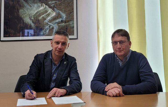 Da sn l'assessore Davide Sapinet e il sindaco di Pont-St-Martin, Marco Suquet