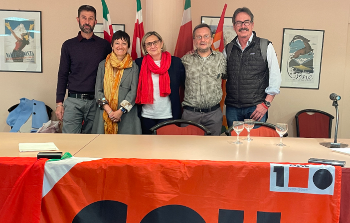 La segreteria della Cgil, da sn Fabrizio Graziola, Simona D’Agostino, la segretaria generale CGIL VdA Vilma Gaillard, Igor De Belli e Gabriele Matterana