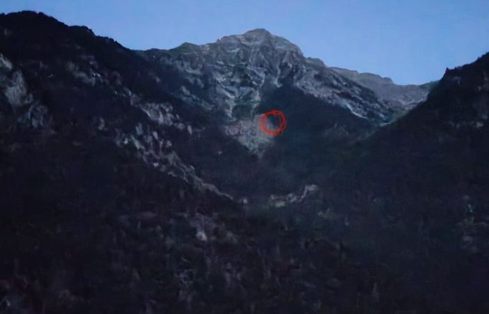 Spento e bonificato incendio boschivo sopra Challand