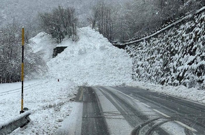 Valanghe, seimila persone isolate in Valle Valanghe, seimila persone isolate in Valle