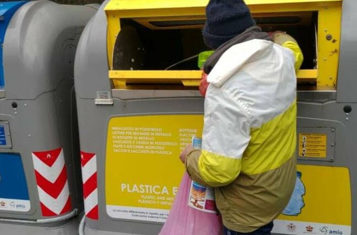 Rifiuti, svolta nella Mont-Emilius; addio molok, meno porta a porta e nuovo sistema con cassonetti smart Rifiuti, svolta nella Mont-Emilius; addio molok, meno porta a porta e nuovo sistema con cassonetti smart