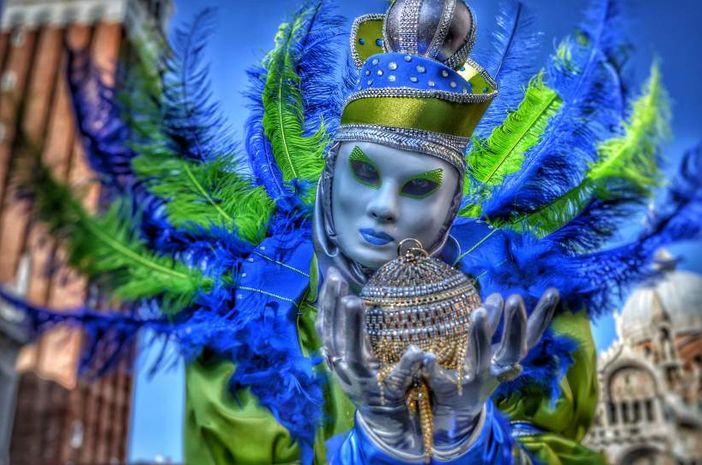 Carnevale 2026; edizione 'tardiva' tra tradizione, calendario lunare e coincidenze romantiche
