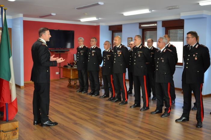 Un momento dell'incontro del Generale Andrea Paterna con i carabinieri del Comando di Aosta