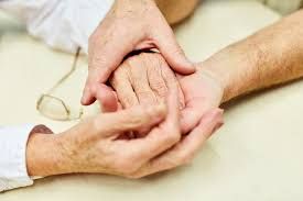 Don Isidoro Mercuri Giovinazzo a Prato insieme alla mamma di San Carlo Acutis