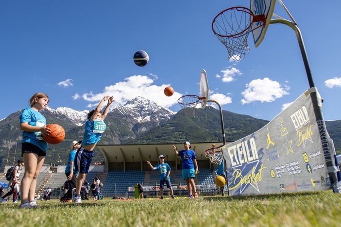 Un momento della festa (photo credit Veronica Pirana)