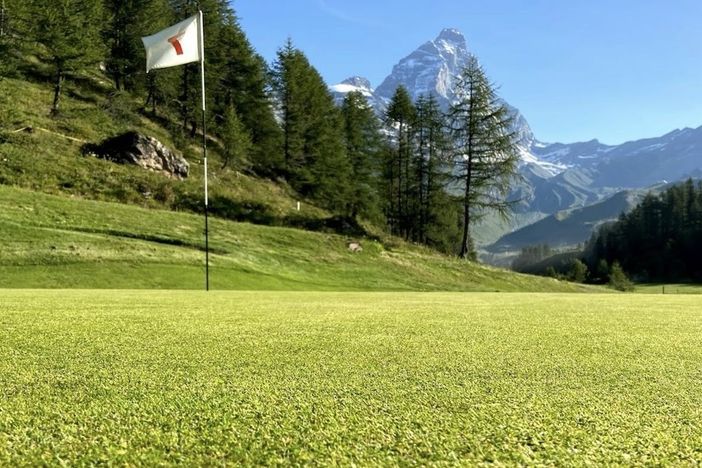Dopo alluvione, ripristinato il green del Golf Club del Cervino