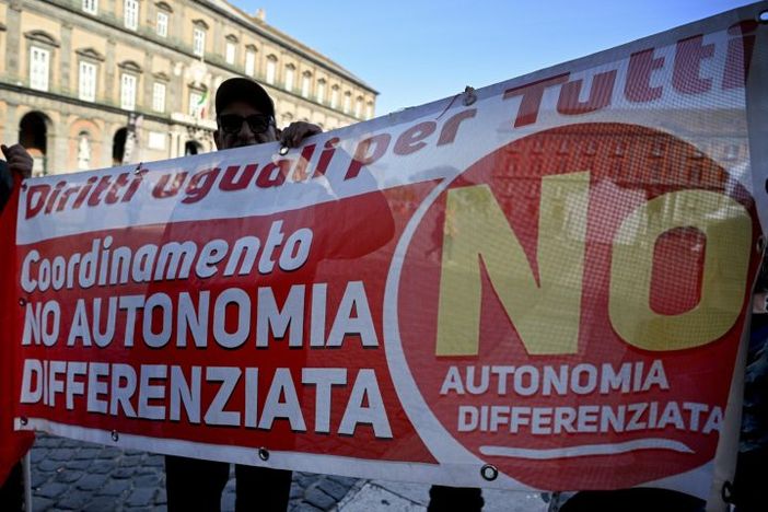 VdA Aperta; 'Uv e Pd schierati con Calderoli: via libera allo Spacca Italia per la Valle d'Aosta' VdA Aperta; 'Uv e Pd schierati con Calderoli: via libera allo Spacca Italia per la Valle d'Aosta'