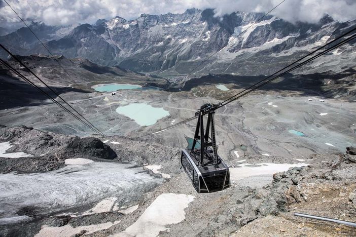 Salita funiviaria al Plateau Rosa Salita funiviaria al Plateau Rosa