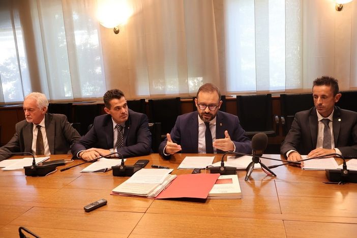 RV, 'Bozza riforma Statuti speciali: un pasticcio istituzionale'