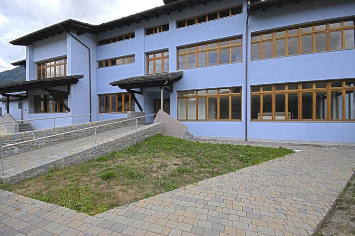 Gressan, raid di ladri-vandali alle scuole di Chevrot Gressan, raid di ladri-vandali alle scuole di Chevrot