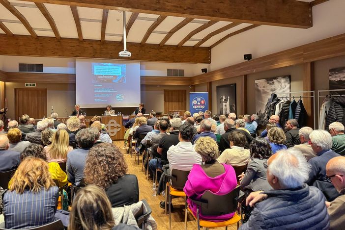 “'Autonomia Speciale al centro' tema della prima serata degli Autonomisti di Centro
