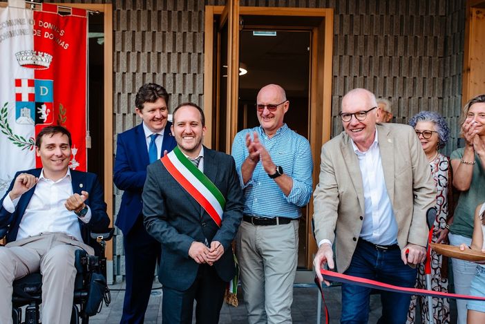 Donnas, inaugurata la nuova Scuola di Vert Donnas, inaugurata la nuova Scuola di Vert