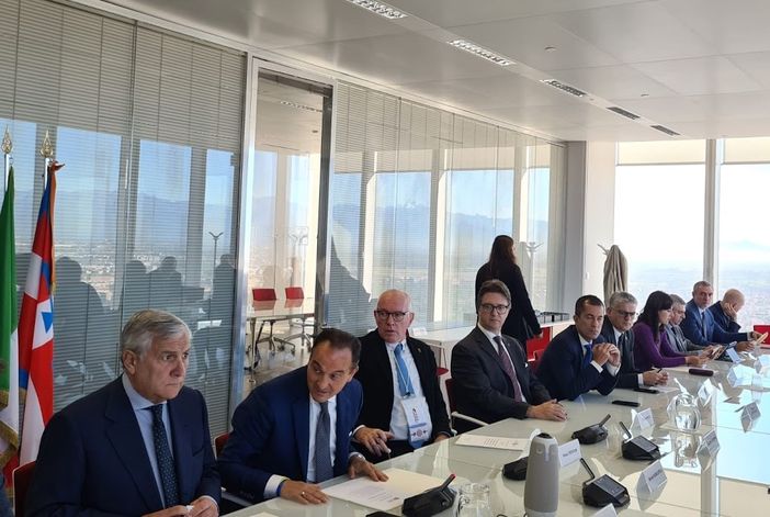 Il Governo francese valuta la proposta valdostana di 'doppia canna' al tunnel del Bianco Il Governo francese valuta la proposta valdostana di 'doppia canna' al tunnel del Bianco