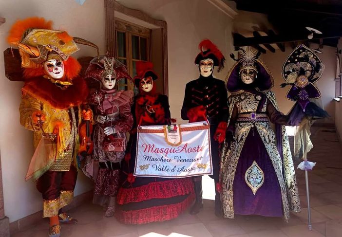 Il gruppo di MasquAoste in trasferta in terra sarda Il gruppo di MasquAoste in trasferta in terra sarda