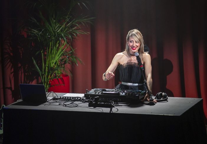 Al Casino sei appuntamenti in Brasserie Discothèque con OneGrooveGirl DJ Set &amp; Vocal - DJ Set Anna Fondi
