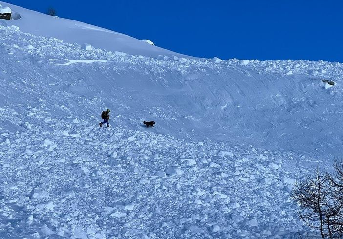 Courmayeur: per pericolo valanghe chiuse strade nelle valli Ferret e Veny