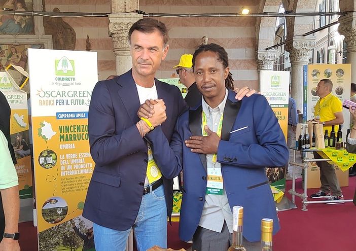 Amadou Baldeh, 'gambiano di Hone', vince il premio Oscar Green Coldiretti Amadou Baldeh, 'gambiano di Hone', vince il premio Oscar Green Coldiretti