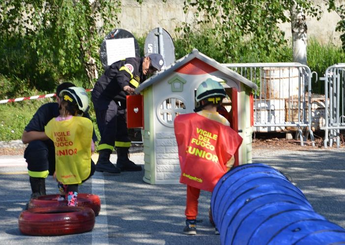Saint-Pierre, bimbi in festa per l'evento 'Pompieri per un giorno'