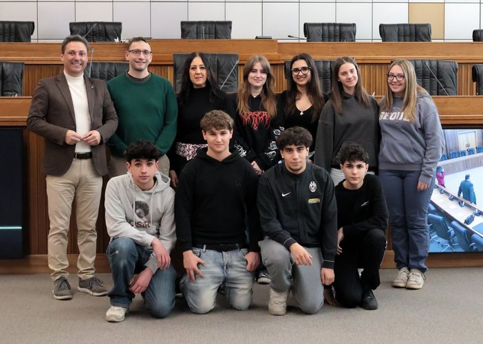 La classe II C 'Turismo' dell'Itpr in Consiglio Valle