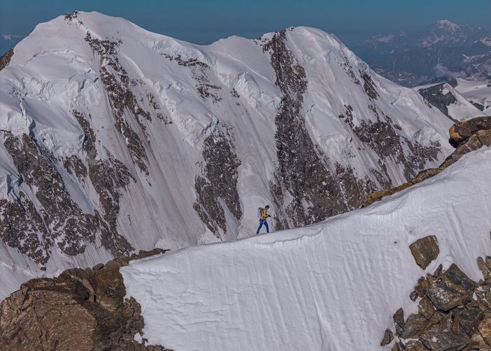 Hervé Barmasse durante un tratto di 'Endurance Italia', crediti immagine Luca Rolli