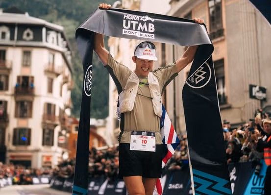 Tom Evans e Ruth Croft trionfano all'UTMB