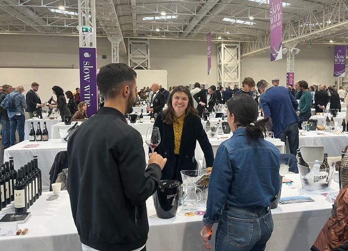 La Valle brinda alla sostenibilità: tre cantine valdostane nella Guida Slow Wine 2026