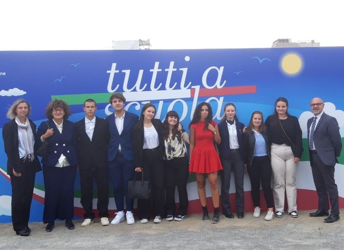 Studenti valdostani con il Presidente Mattarella all'inagurazione dell'anno scolastico Studenti valdostani con il Presidente Mattarella all'inagurazione dell'anno scolastico