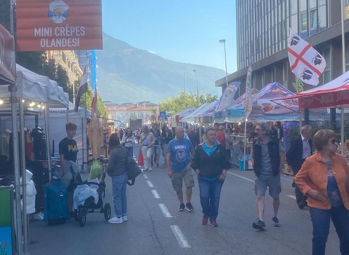 Aosta, arriva il Mercato Europeo, modifiche alla circolazione Aosta, arriva il Mercato Europeo, modifiche alla circolazione