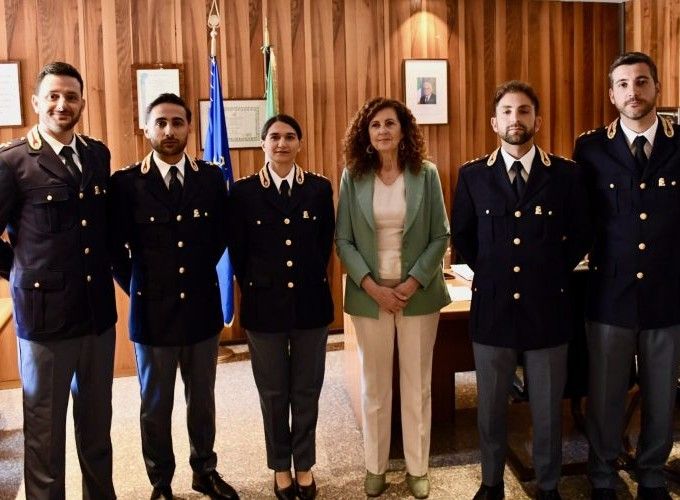 Cinque nuovi funzionari tra Questura di Aosta e Polizia di frontiera Cinque nuovi funzionari tra Questura di Aosta e Polizia di frontiera