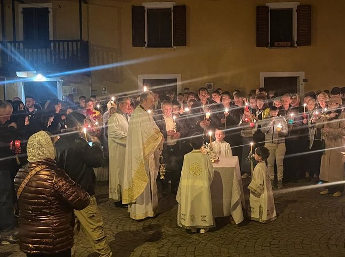 La cerimonia sul sagrato della chiesa (cliccare sull'immagine per avviare la minigallery) La cerimonia sul sagrato della chiesa (cliccare sull'immagine per avviare la minigallery)