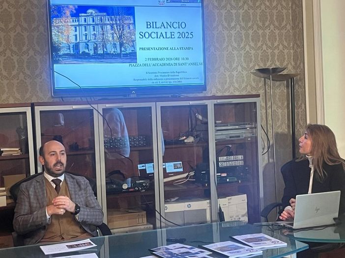 Il pm Manlio D'Ambrosi durante la conferenza sul Bilancio sociale della procura di Aosta Il pm Manlio D'Ambrosi durante la conferenza sul Bilancio sociale della procura di Aosta